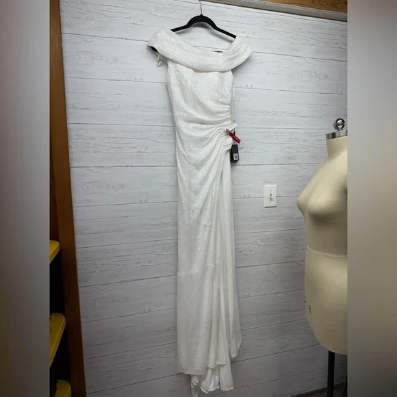 Mac Duggal size 0 white gown wedding bachelorette off shoulder high slit - Picture 2 of 8